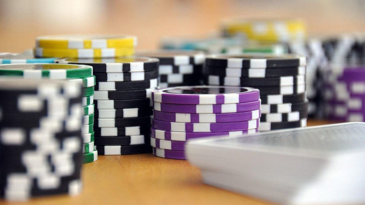Crypto, E-Wallets, or Bank Transfers Which Low-Fee Payment Method is Best for Casinos