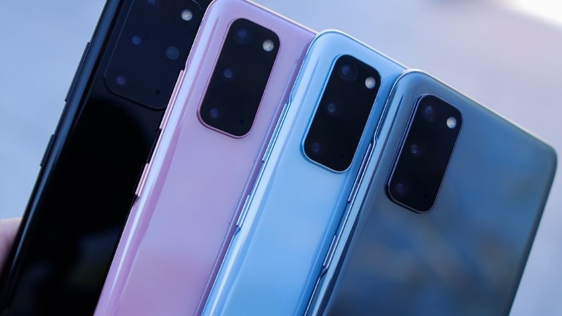 black iphone 7 on black surface - Samsung Galaxy S20 Black, Pink, Blue, & Gray, tags: technik 2025 alltag - unsplash